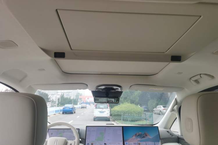 Used Wey Gaoshan 2025 Four-Wheel Drive Alpine 8 Headliner