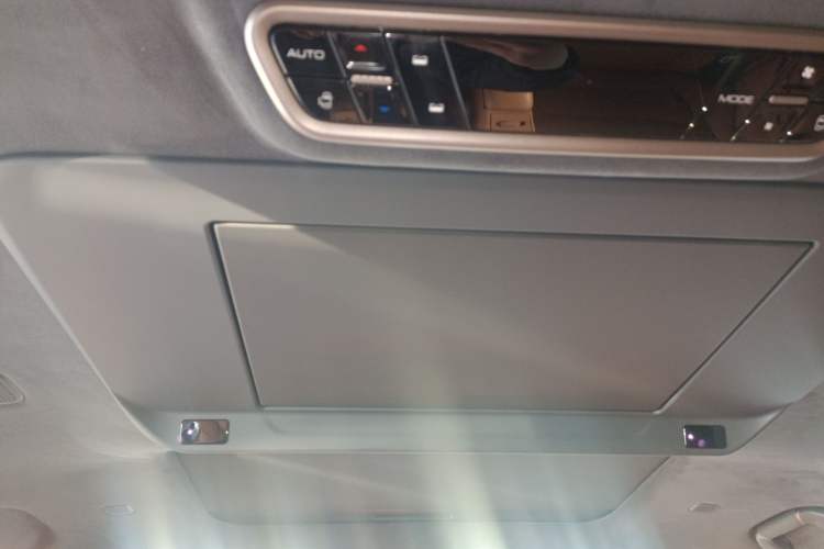 Used Wey Gaoshan 2025 Four-Wheel Drive Alpine 8 Headliner