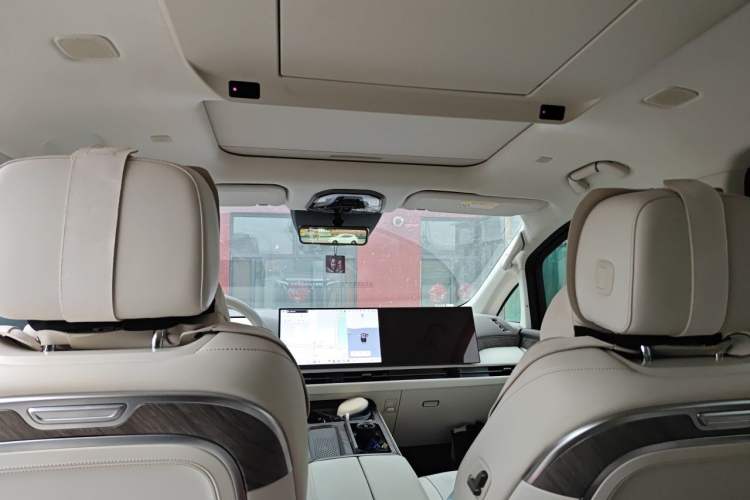 Used Wey Gaoshan 2025 Four-Wheel Drive Alpine 8 Headliner