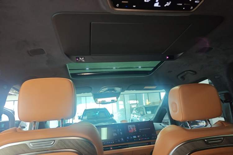Used Wey Gaoshan 2025 Four-Wheel Drive Alpine 8 Headliner