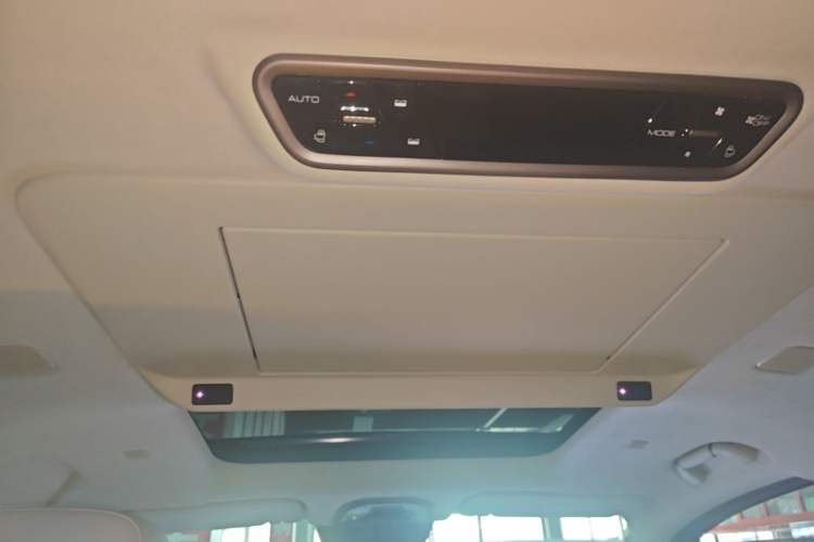 Used Wey Gaoshan 2025 Four-Wheel Drive Alpine 8 Headliner