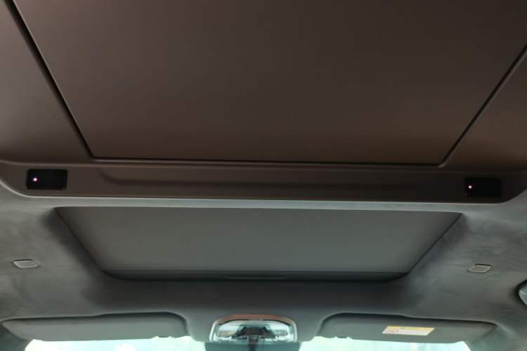 Used Wey Gaoshan 2025 Four-Wheel Drive Alpine 8 Headliner