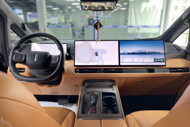Used Wey Gaoshan 2025 Four-Wheel Drive Alpine 8 Interior 1
