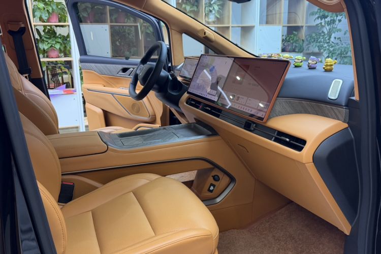 Used Wey Gaoshan 2025 Four-Wheel Drive Alpine 8 Interior 1