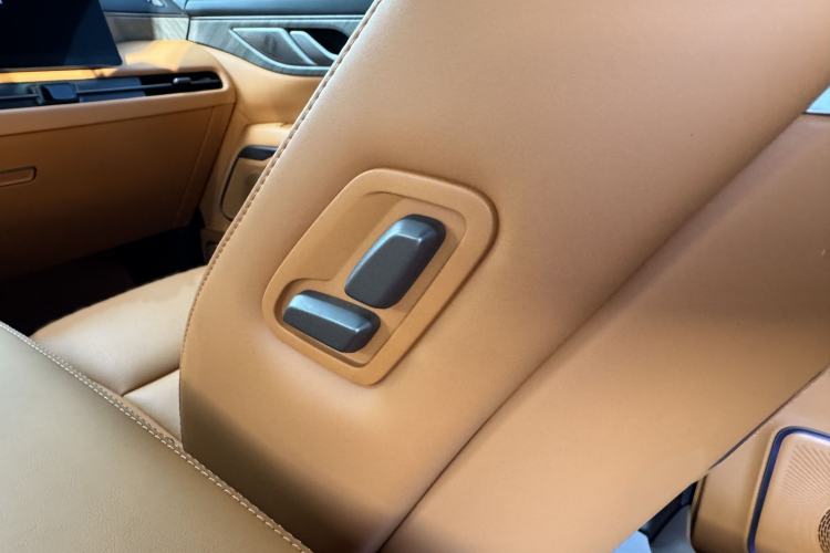 Used Wey Gaoshan 2025 Four-Wheel Drive Alpine 8 Interior 12