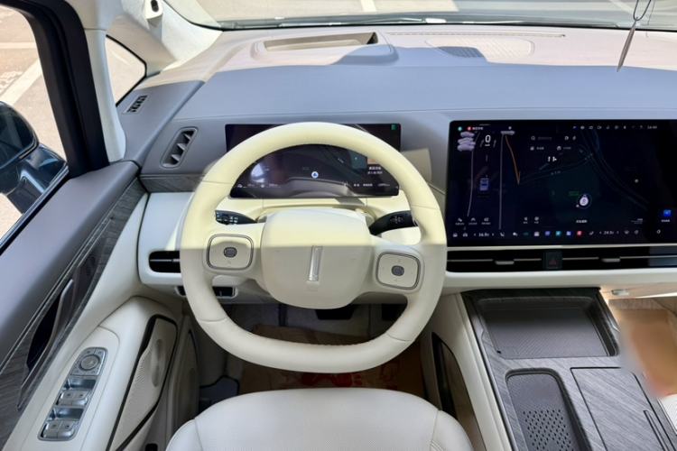 Used Wey Gaoshan 2025 Four-Wheel Drive Alpine 8 Interior 2