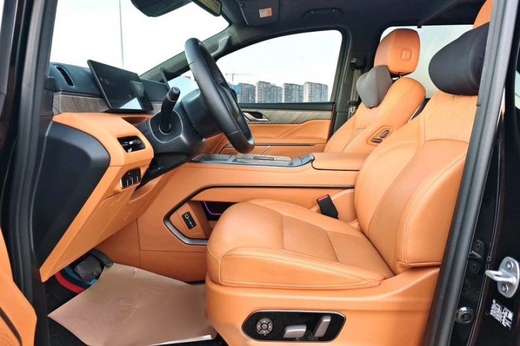Used Wey Gaoshan 2025 Four-Wheel Drive Alpine 9 Interior 2