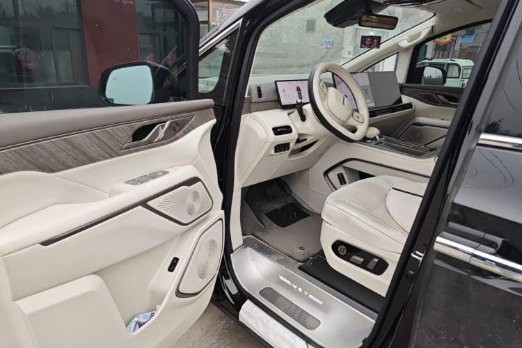Used Wey Gaoshan 2025 Four-Wheel Drive Alpine 8 Interior 2