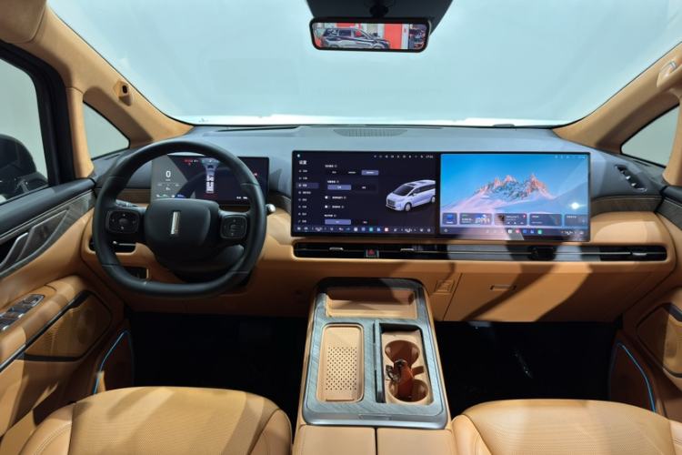 Used Wey Gaoshan 2025 Four-Wheel Drive Alpine 8 Interior 3
