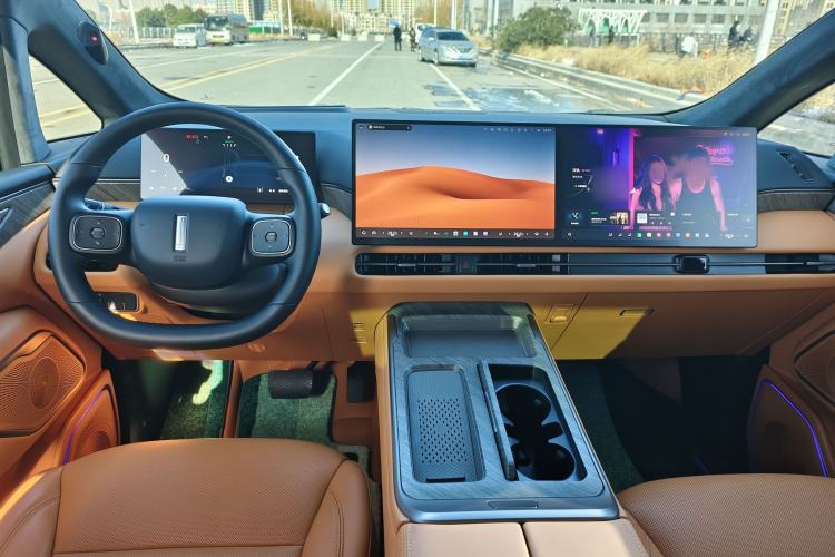 Used Wey Gaoshan 2025 Four-Wheel Drive Alpine 8 Interior 3