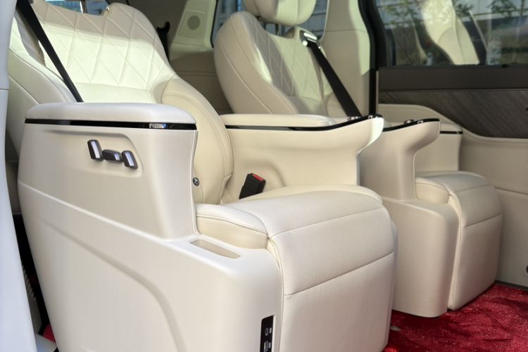 Used Wey Gaoshan 2025 Four-Wheel Drive Alpine 8 Interior 3