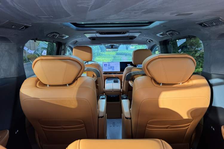 Used Wey Gaoshan 2025 Four-Wheel Drive Alpine 8 Interior 4