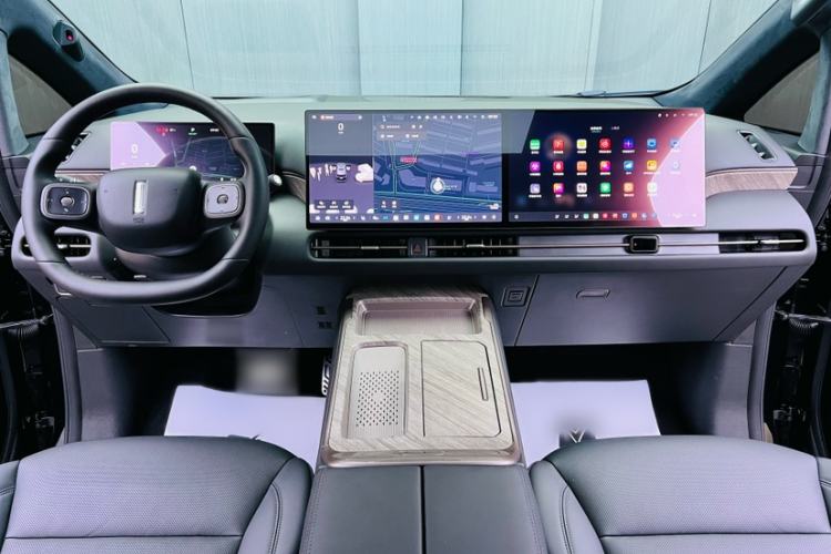 Used Wey Gaoshan 2025 Four-Wheel Drive Alpine 8 Interior 4