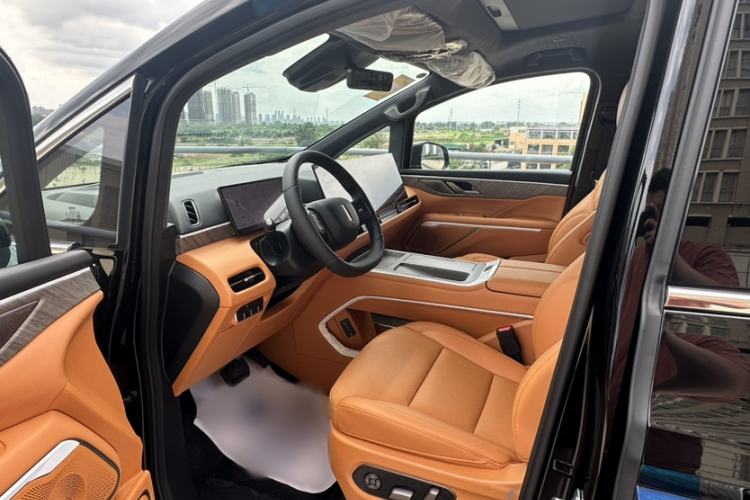 Used Wey Gaoshan 2025 Four-Wheel Drive Alpine 8 Interior 4