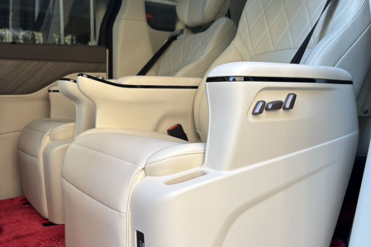 Used Wey Gaoshan 2025 Four-Wheel Drive Alpine 8 Interior 7