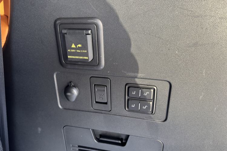 Used Wey Gaoshan 2025 Four-Wheel Drive Alpine 8 Interior 8