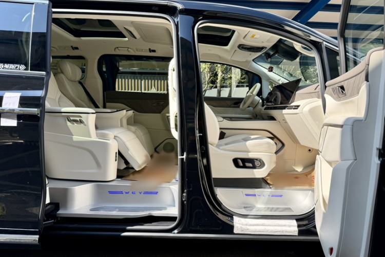 Used Wey Gaoshan 2025 Four-Wheel Drive Alpine 8 Interior 9