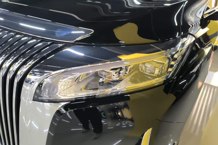 Used Wey Gaoshan 2025 Four-Wheel Drive Alpine 9 Left Front Headlight
