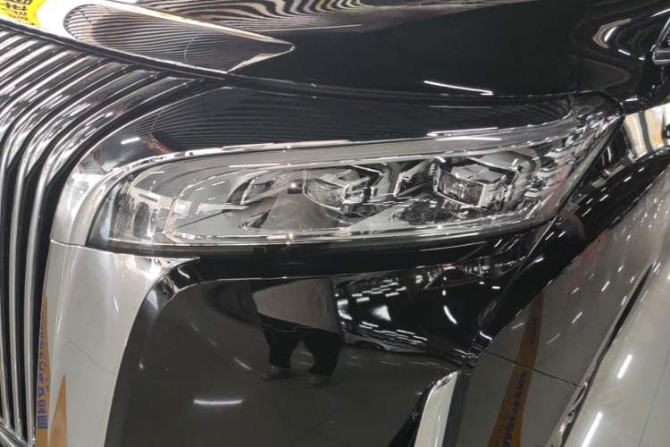 Used Wey Gaoshan 2025 Four-Wheel Drive Alpine 8 Left Front Headlight