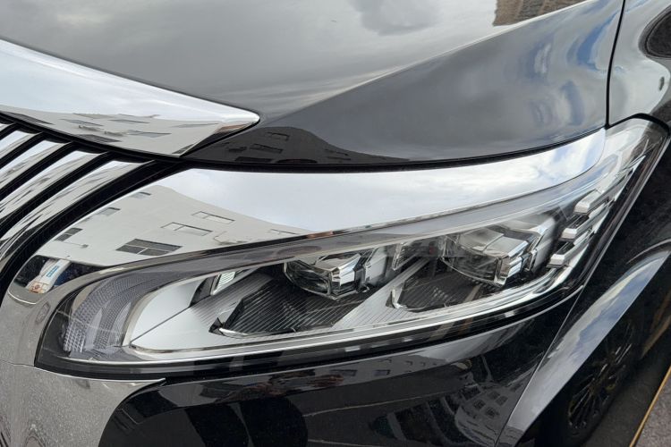 Used Wey Gaoshan 2025 Four-Wheel Drive Alpine 8 Left Front Headlight