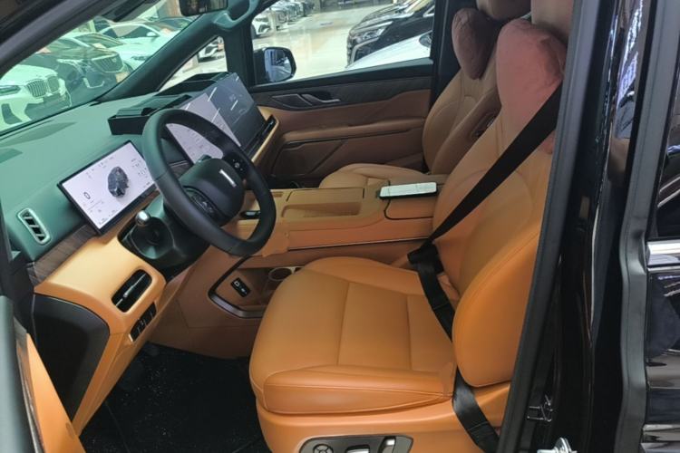 Used Wey Gaoshan 2025 Four-Wheel Drive Alpine 8 Left Front Seat