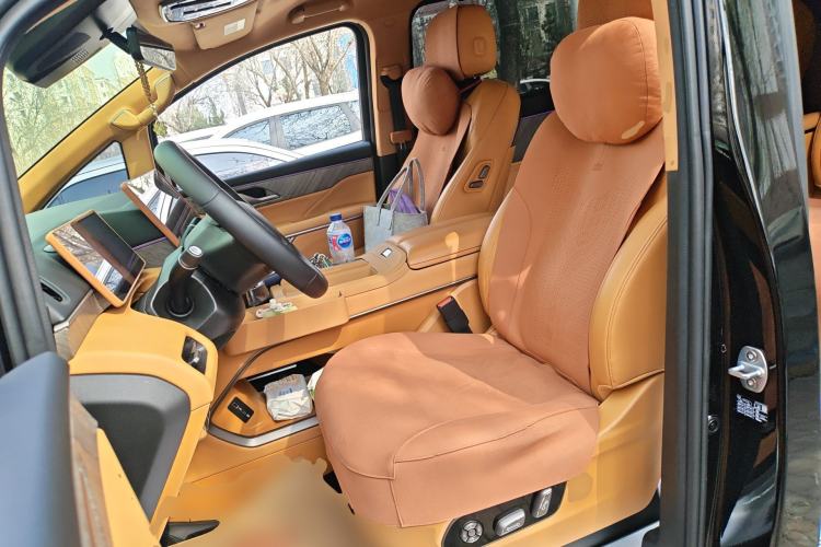 Used Wey Gaoshan 2025 Four-Wheel Drive Alpine 8 Left Front Seat