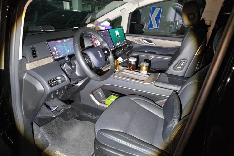Used Wey Gaoshan 2025 Four-Wheel Drive Alpine 8 Left Front Seat