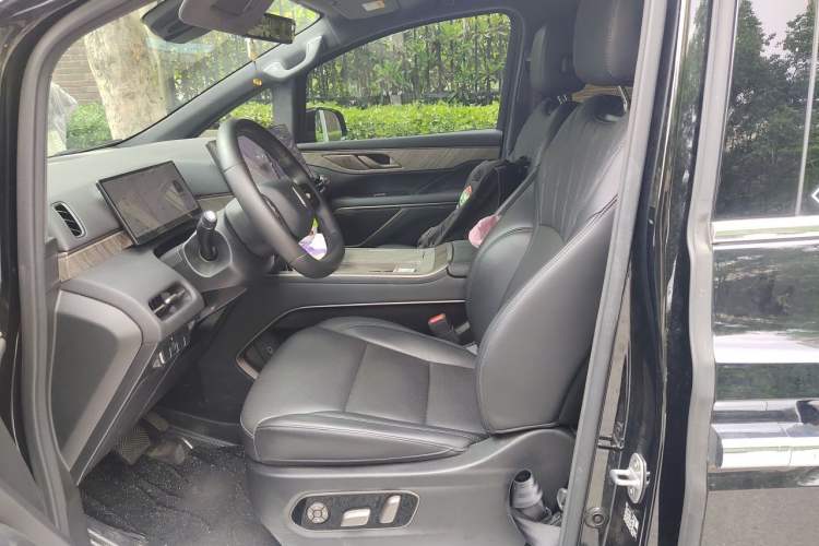 Used Wey Gaoshan 2025 Four-Wheel Drive Alpine 8 Left Front Seat