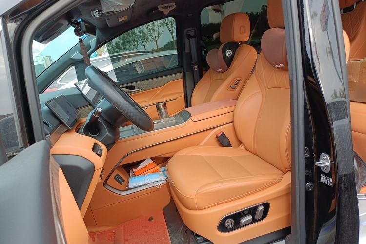 Used Wey Gaoshan 2025 Four-Wheel Drive Alpine 8 Left Front Seat