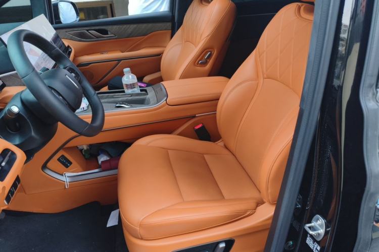 Used Wey Gaoshan 2025 Four-Wheel Drive Alpine 8 Left Front Seat