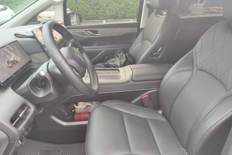 Used Wey Gaoshan 2025 Four-Wheel Drive Alpine 8 Left Front Seat
