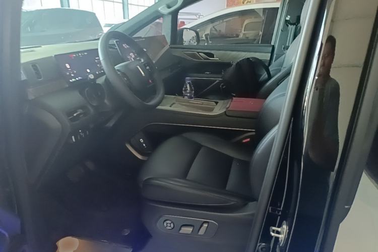 Used Wey Gaoshan 2025 Four-Wheel Drive Alpine 8 Left Front Seat