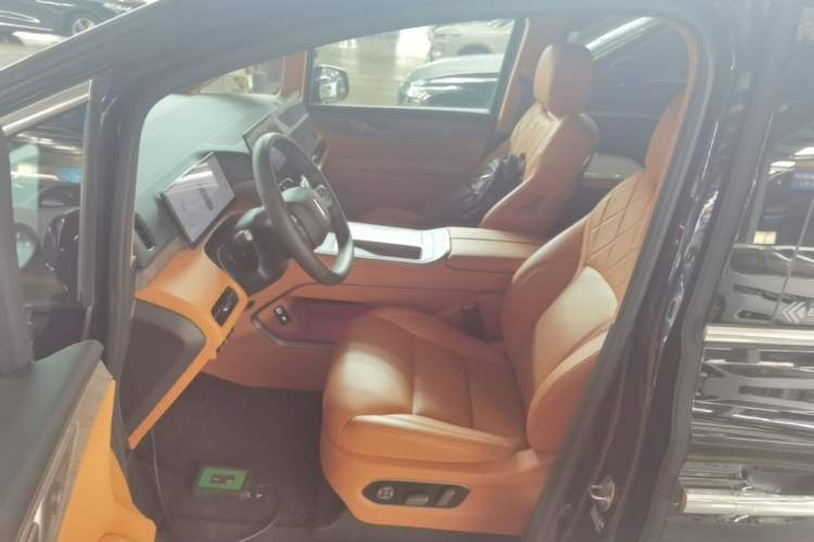 Used Wey Gaoshan 2025 Four-Wheel Drive Alpine 9 Left Front Seat