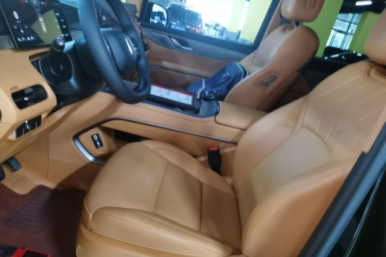 Used Wey Gaoshan 2025 Four-Wheel Drive Alpine 8 Left Front Seat