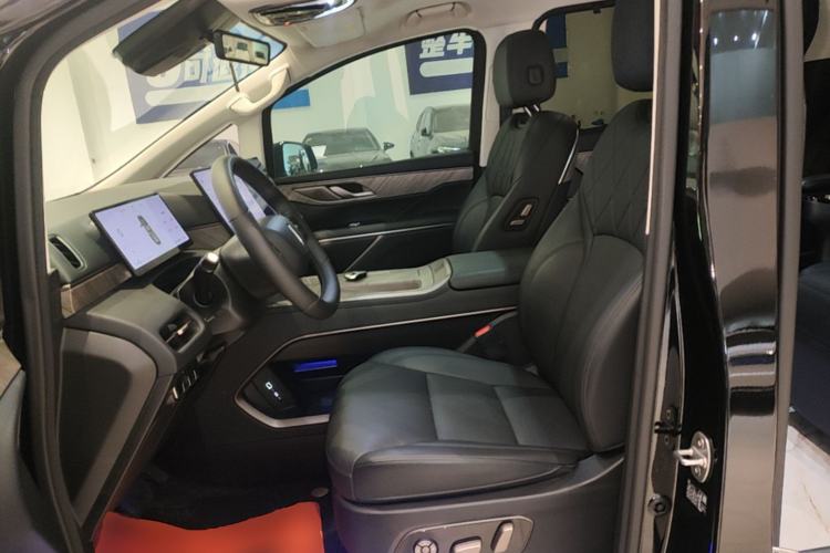 Used Wey Gaoshan 2025 Four-Wheel Drive Alpine 8 Left Front Seat