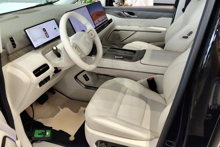 Used Wey Gaoshan 2025 Four-Wheel Drive Alpine 8 Left Front Seat
