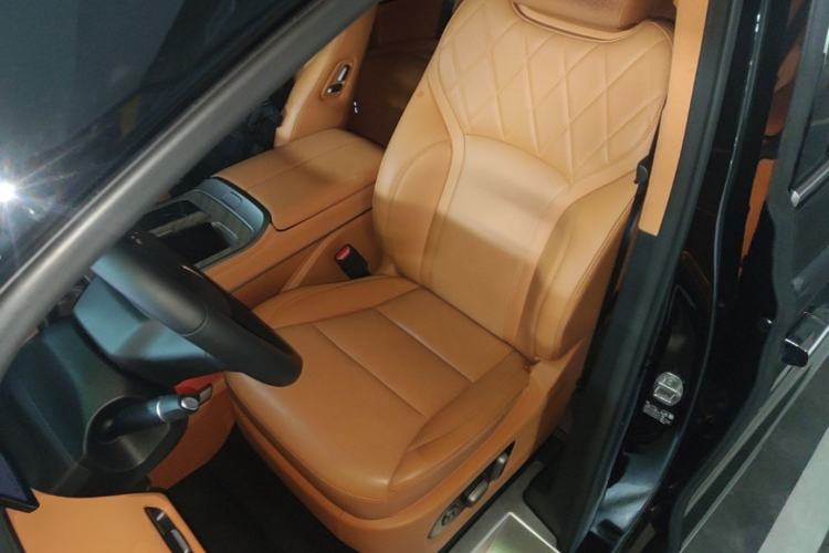 Used Wey Gaoshan 2025 Four-Wheel Drive Alpine 8 Left Front Seat
