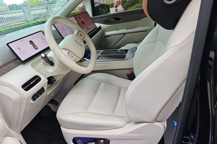 Used Wey Gaoshan 2025 Four-Wheel Drive Alpine 8 Left Front Seat