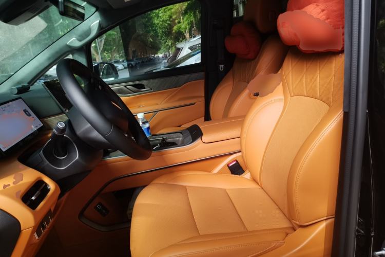 Used Wey Gaoshan 2025 Four-Wheel Drive Alpine 8 Left Front Seat