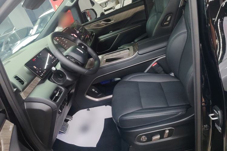 Used Wey Gaoshan 2025 Four-Wheel Drive Alpine 8 Left Front Seat