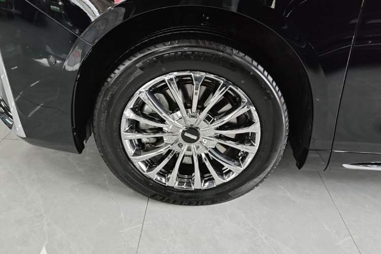 Used Wey Gaoshan 2025 Four-Wheel Drive Alpine 8 Left Front Wheel Hub