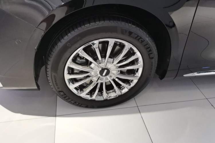Used Wey Gaoshan 2025 Four-Wheel Drive Alpine 8 Left Front Wheel Hub