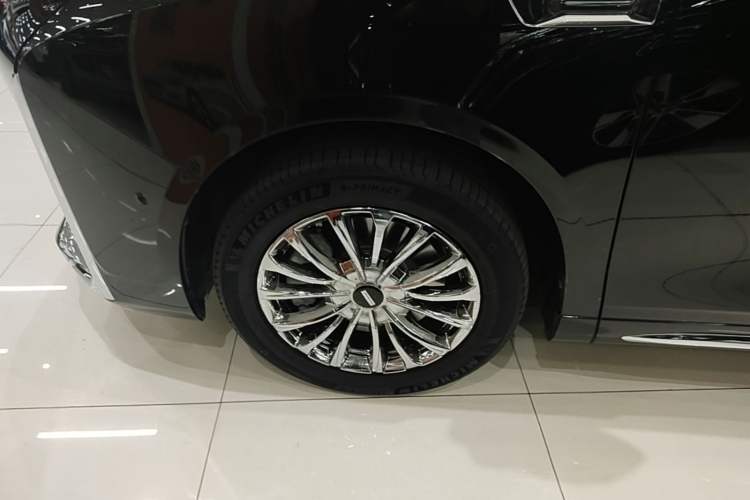 Used Wey Gaoshan 2025 Four-Wheel Drive Alpine 8 Left Front Wheel Hub