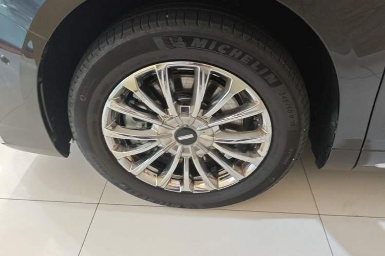 Used Wey Gaoshan 2025 Four-Wheel Drive Alpine 9 Left Front Wheel Hub