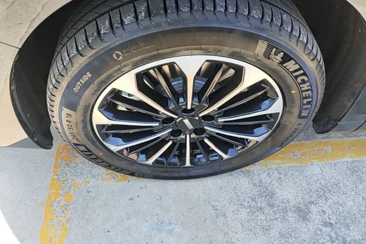 Used Wey Gaoshan 2025 Model Four-Wheel Drive Gao Shan 7 Left Front Wheel Hub
