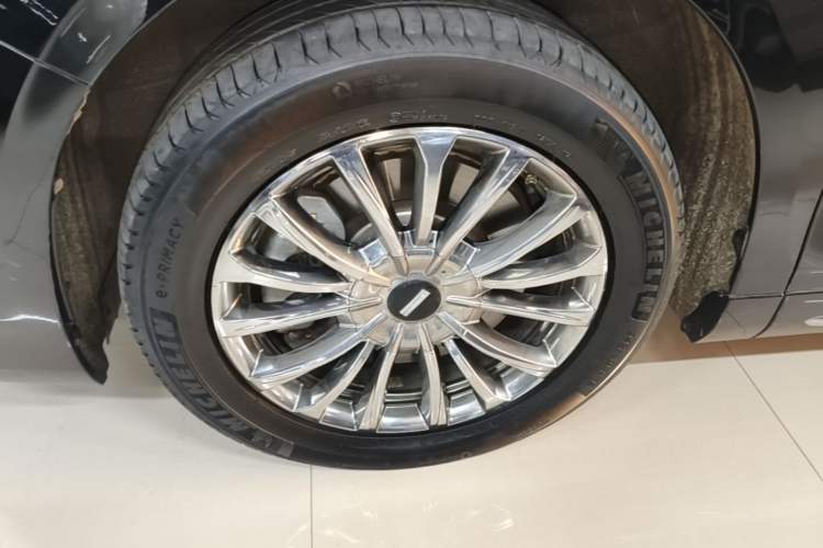 Used Wey Gaoshan 2025 Four-Wheel Drive Alpine 8 Left Front Wheel Hub