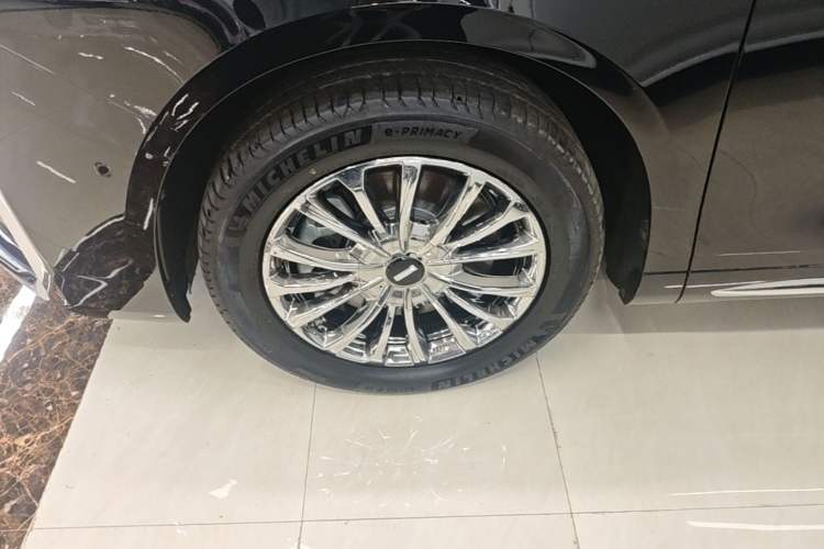 Used Wey Gaoshan 2025 Four-Wheel Drive Alpine 8 Left Front Wheel Hub