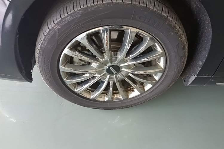 Used Wey Gaoshan 2025 Four-Wheel Drive Alpine 8 Left Front Wheel Hub