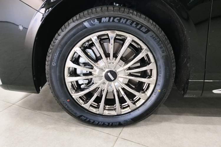 Used Wey Gaoshan 2025 Four-Wheel Drive Alpine 8 Left Front Wheel Hub