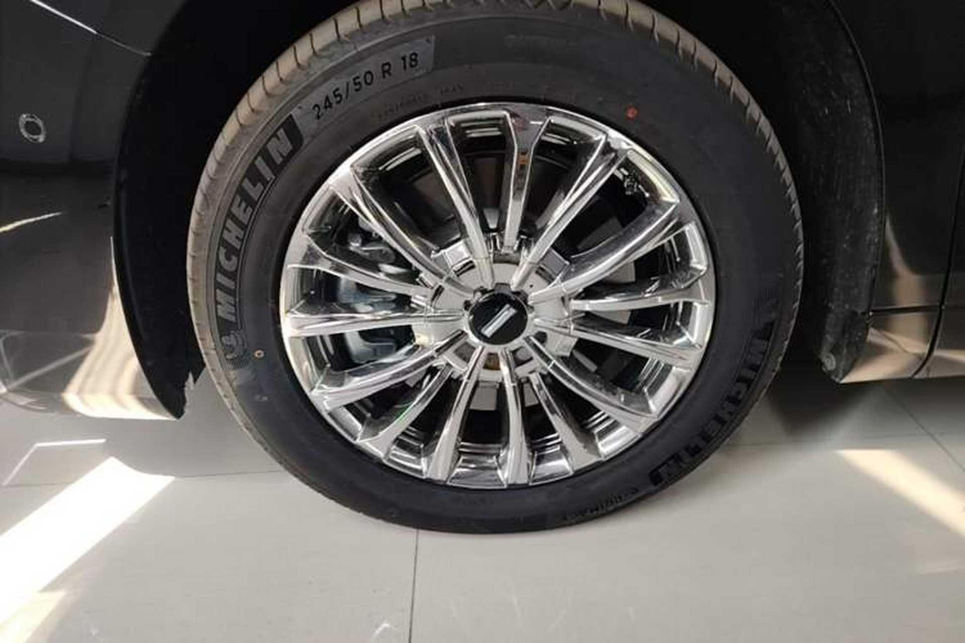 Used Wey Gaoshan 2025 Four-Wheel Drive Alpine 8 Left Front Wheel Hub